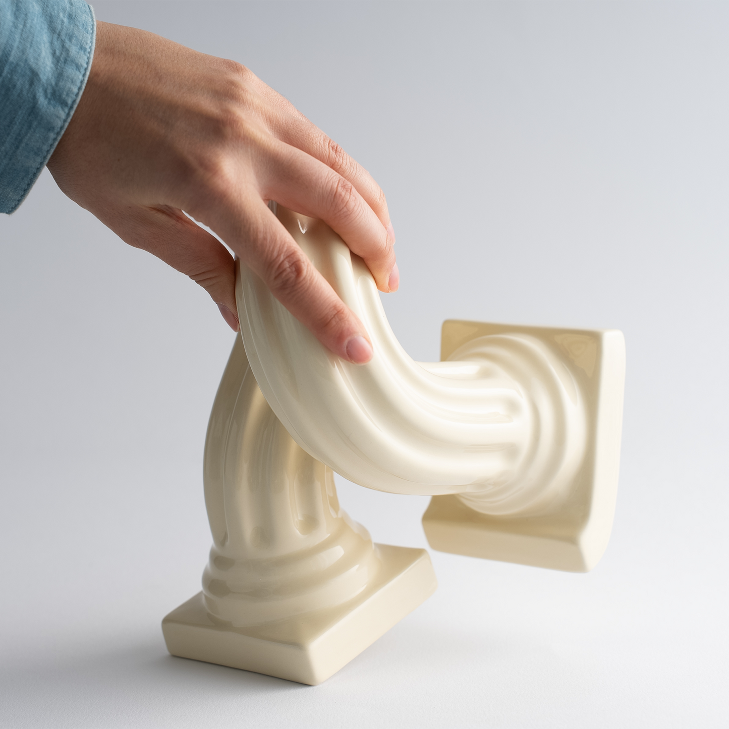 WALKING COLUMN BUTTER